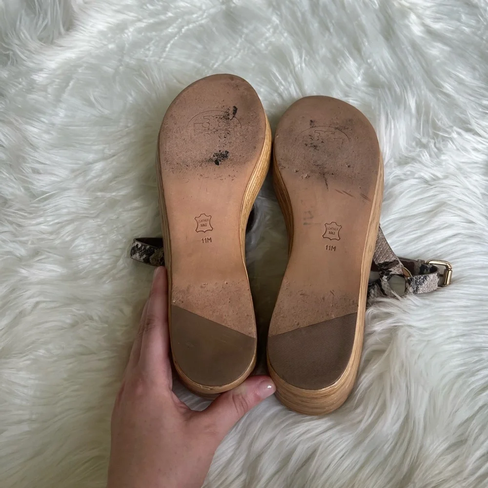 Tory Burch size 11 crocodile snakeprint leather summer vacation wedges